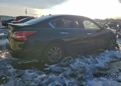 2015 Nissan Altima 2.5 из США, поврежденный, VIN 1N4AL3AP5FN899450